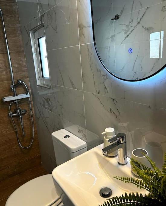 Exquisite Penthouse With Breathtaking Acropolis Panorama View Lägenhet Aten Exteriör bild